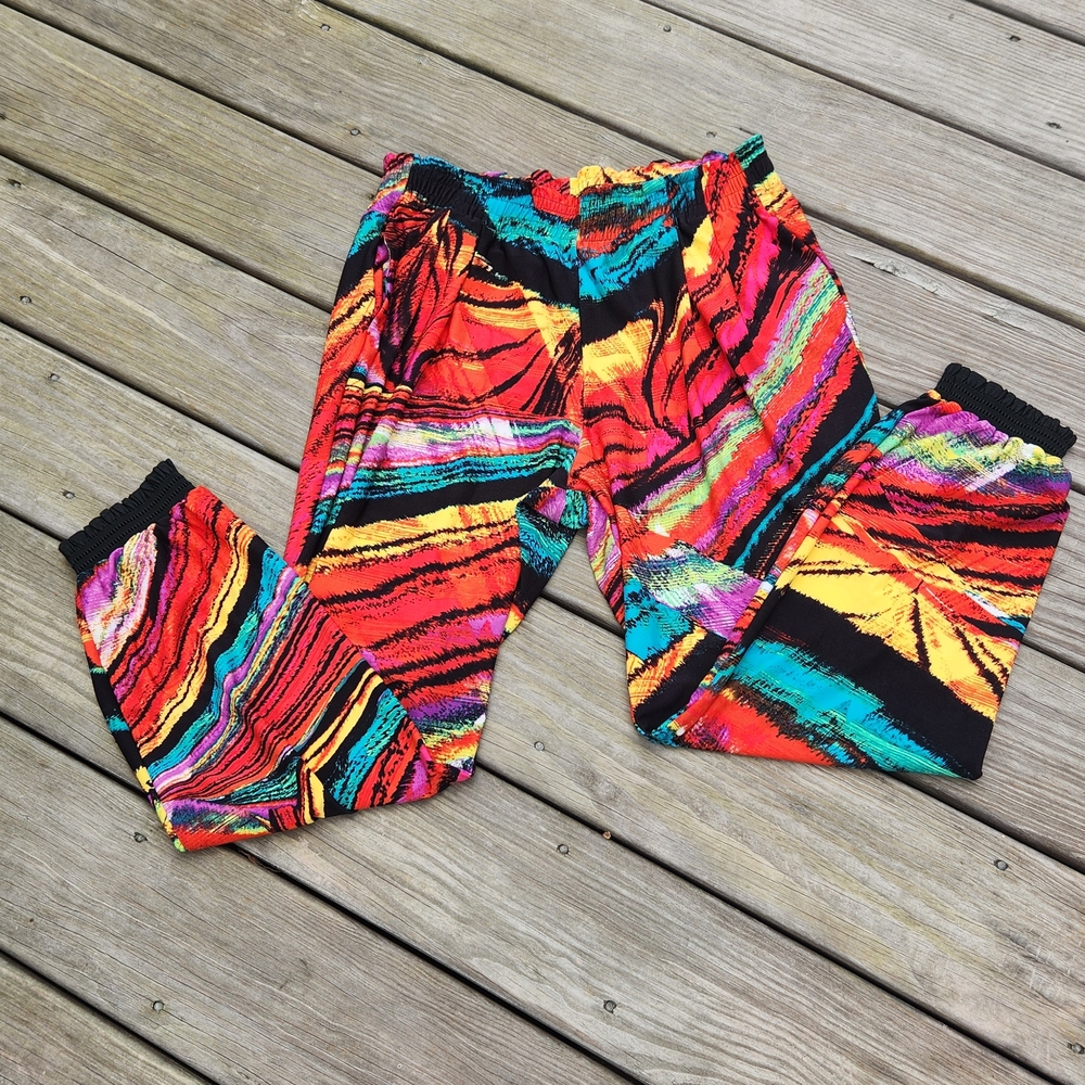 Vibriant Colors Attitudes by Renee Vibrant Abstract Leggings